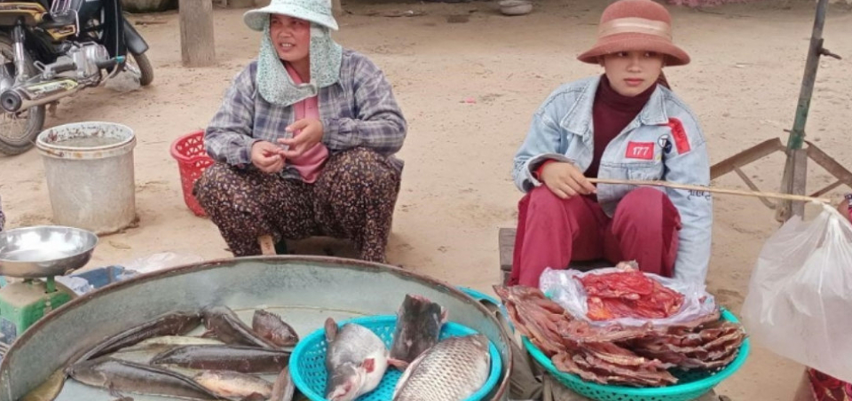 COVID-19 opens a can of worms for fisherwomen in Cambodia