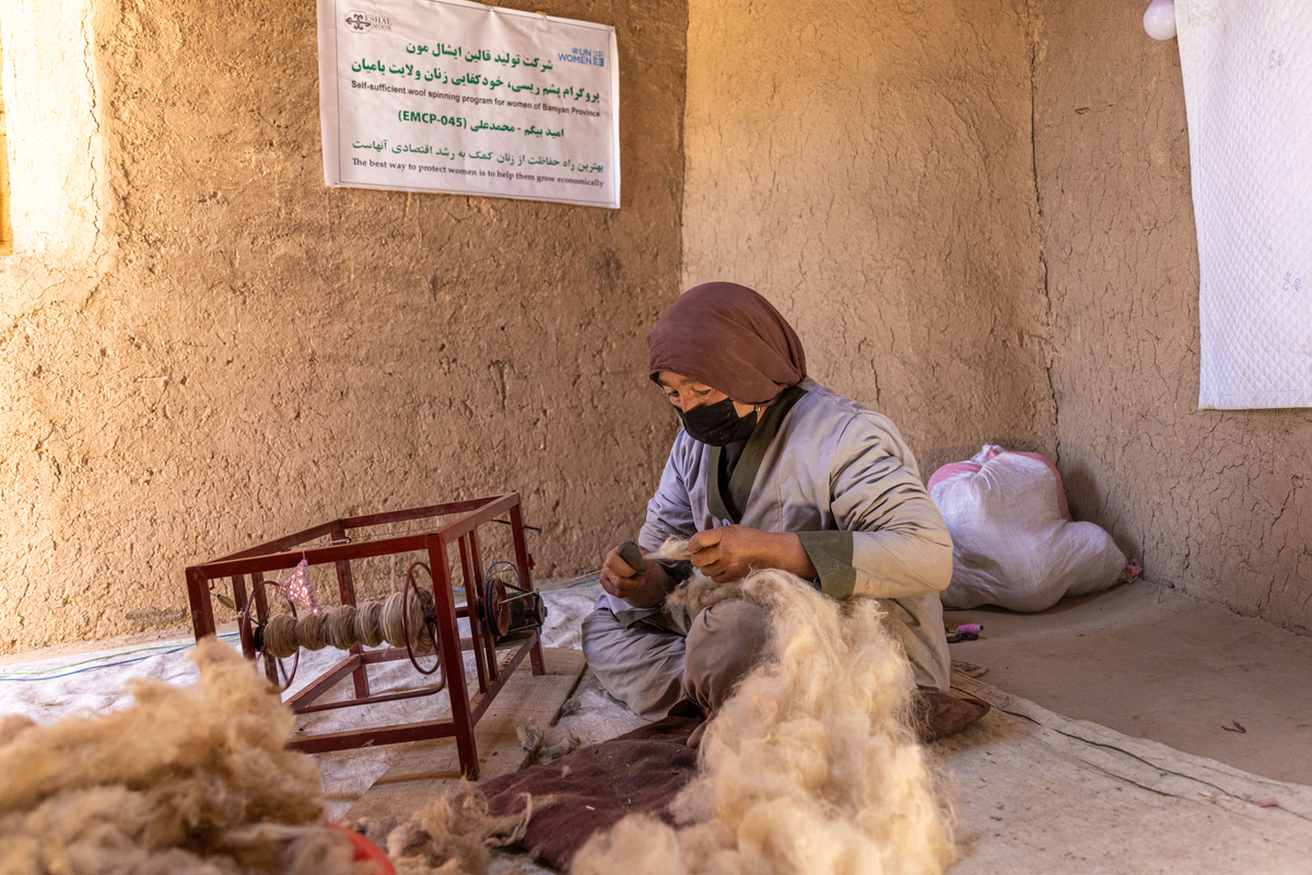 women carpet weavers