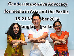 Kiran Bhatia, Gender Advisor of UNFPA; Minho Jun, Correspondent of The Korea Times and Roberta Clarke, Regional Director of UN Women