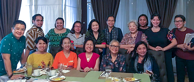 With civil society leaders in Manila. Leaders voiced the priorities of rural women, LGBTIQ communities, and women living with HIV. Photo: UN Women/Minjeong Ham