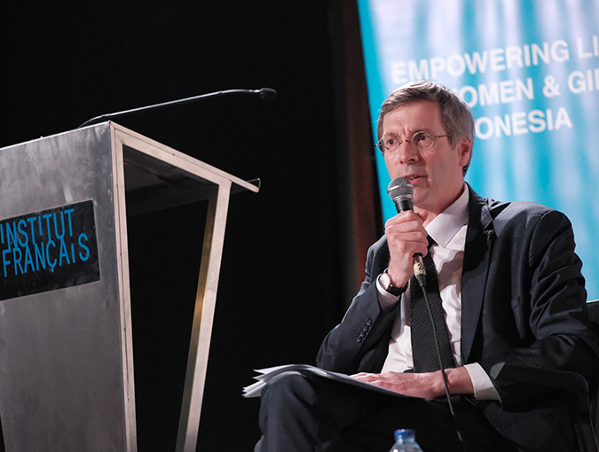 Francois Croquette, French Ambassador for Human Rights, spoke about how promotion and protection of women's rights is the benchmark for democracy. Photo: UN Women/ Putra Djohan.