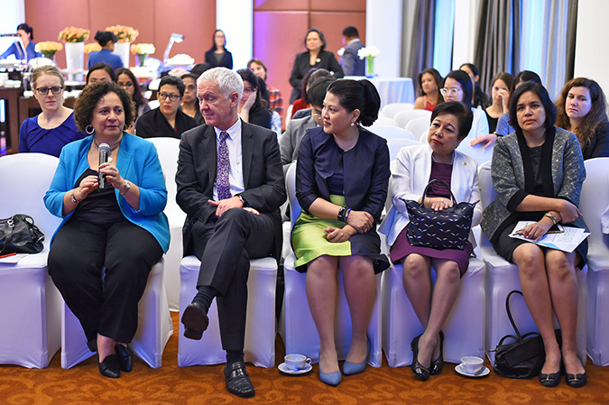(From left) The Ambassador of the Arab Republic of Egypt to Thailand, H.E. Laila Ahmed Bahaaeldin, The Ambassador of Switzerland to Thailand, H.E. Ivo Sieber, the Representative of Thailand to ACWC for Women’s Rights, Dr. Ratchadfa Jayagupta, the Ambassador of the Philippines to Thailand, H.E. Mary Jo Bernardo-Aragon and Honorable Suntariya Muanpawong from the Supreme Court of Thailand. Photo: UN Women/Pornvit Visitoran