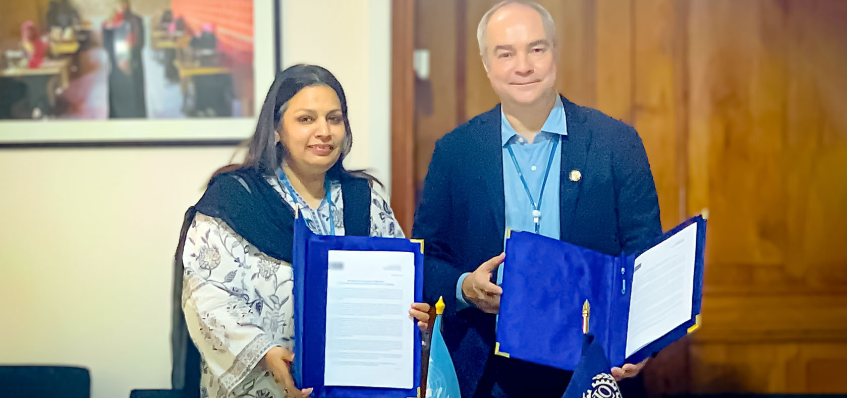 (from right) Gitanjali Singh, Head of Office,a.i, UN Women Bangladesh and Tuomo Poutiainen, Country Director ILO Bangladesh singed an inter-agency agreement to promote women’s economic empowerment in Bangladesh. Photo: UN Women/Shararat Islam