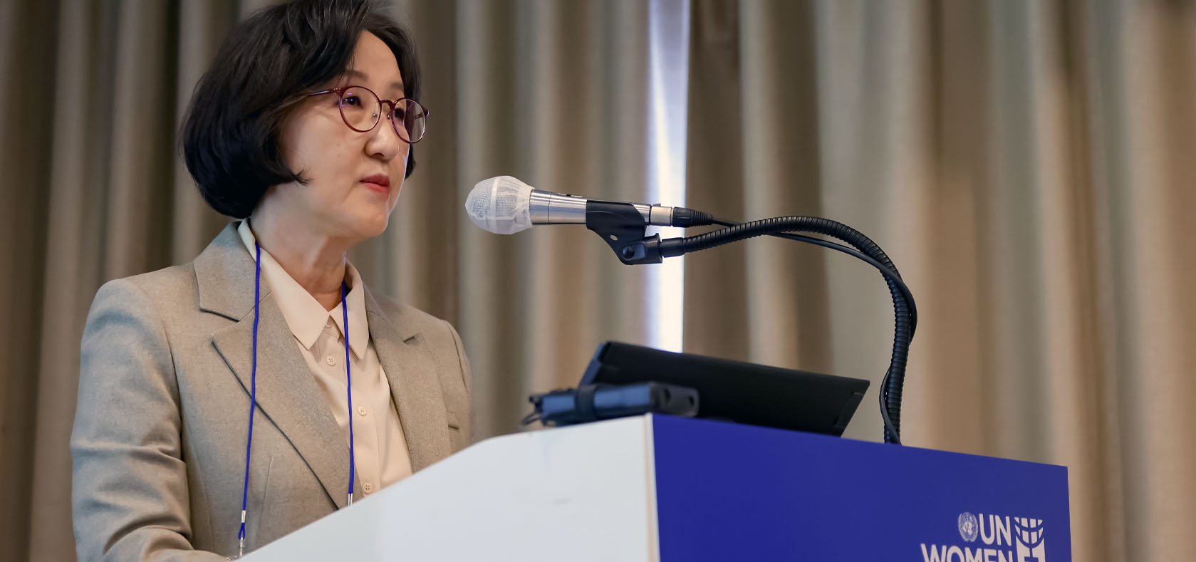 Jeongshim Lee, Director of the UN Women Centre of Excellence for Gender Equality, is opening the ‘Third Policy Forum: Advancing Women’s Economic Empowerment through Gender Pay Equality.’  Photo: UN Women/Honey Kim