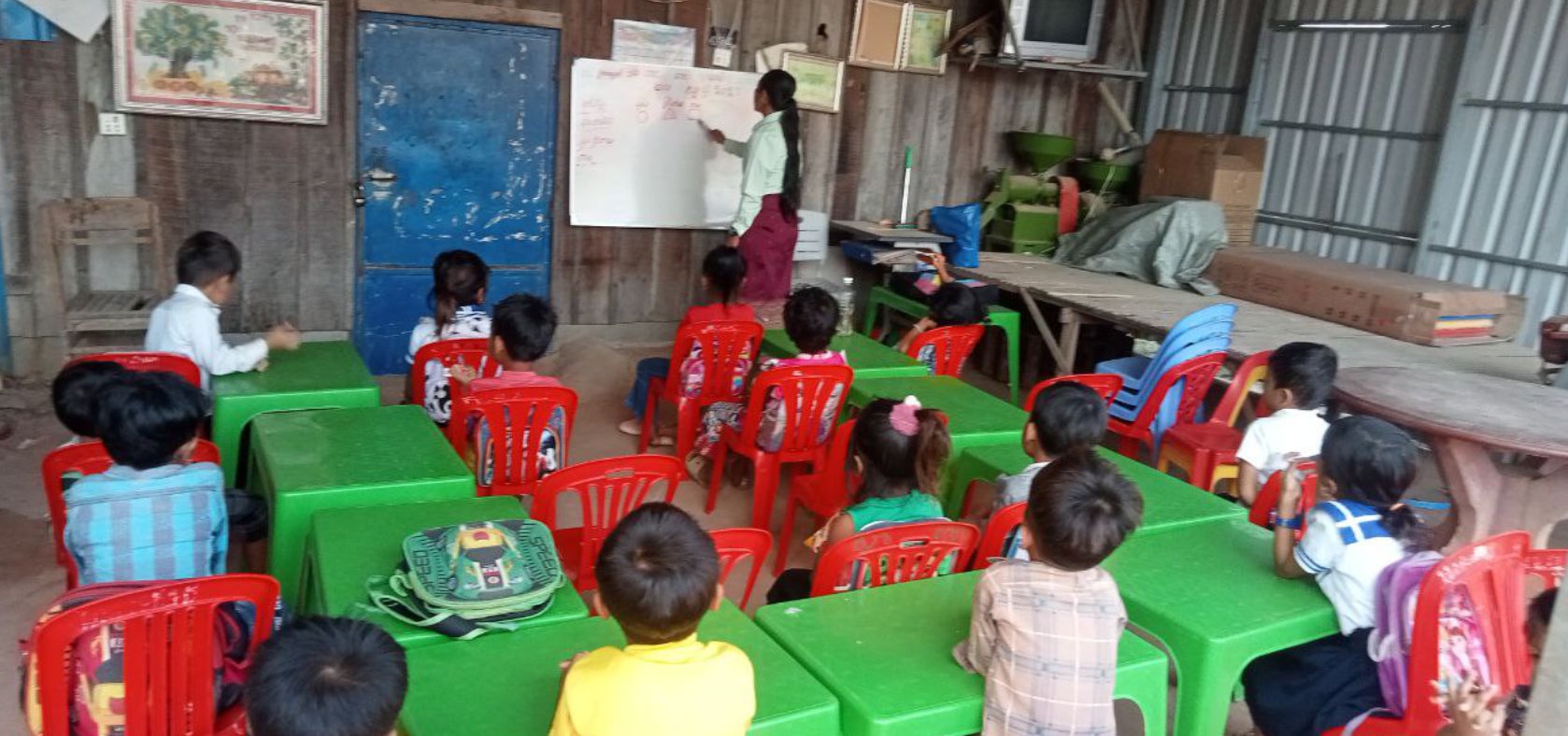 Sreymom teaching a kindergarten class in her community. 