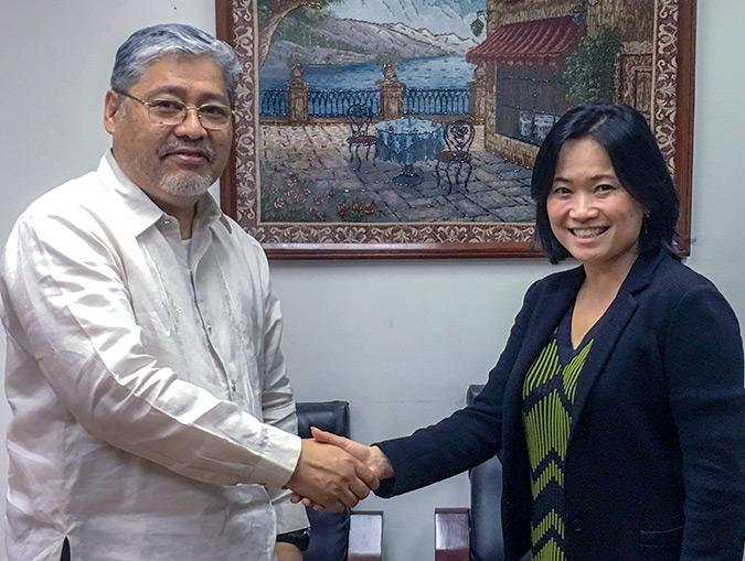 UN Women's Regional Director with H.E Enrique A. Manalo, Undersecretary, Ministry of Foreign Affairs. The Ministry of Foreign Affairs was instrumental in ASEAN's 2017 adoption of a Joint Statement on Women, Peace and Security. Photo: UN Women/Carla Silbert