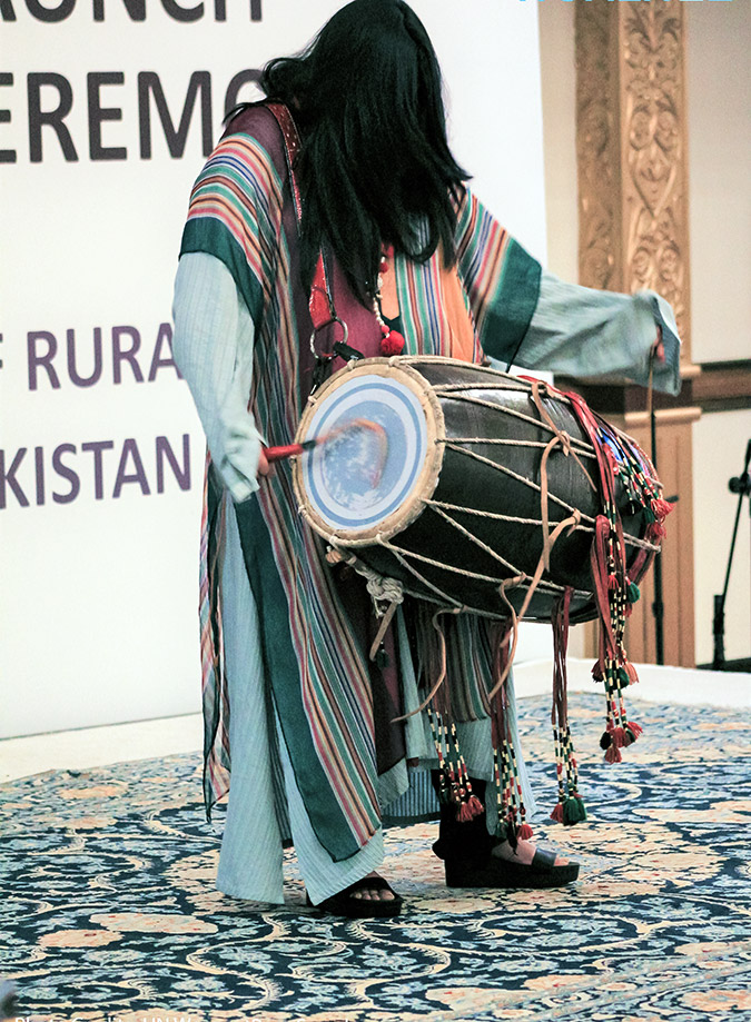 A dhol (drum) player performs at the 19 July launch event, to promote rural art and culture. Photo: UN Women/Raza Saeed