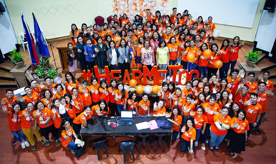 Students at the 28 November forum at Philippine Normal University make a mass call for #HearMeToo--a call to listen to and believe survivors and end the culture of blaming the victim.  Photo: UN Women/Norman Gorecho