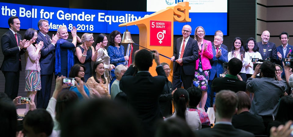 The Stock Exchange of Thailand (SET) today signaled its commitment to further promote business practices that give women greater equality and leadership in listed companies. Photo: UN Women/Pathuumporn Thongking