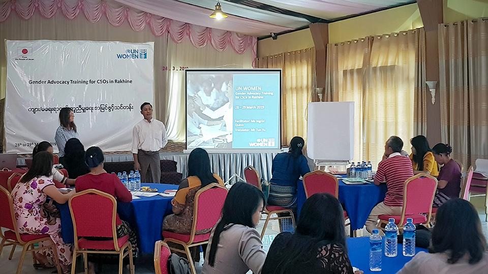 The training starts with discussion of key gender concepts and international commitments. Photo: UN Women/Sumiran Shrestha