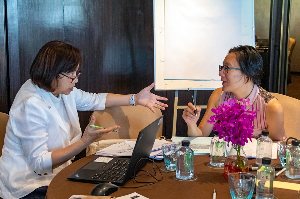 Workshop participants discuss data challenges during an exercise. Photo: UN Women/Hansol Park