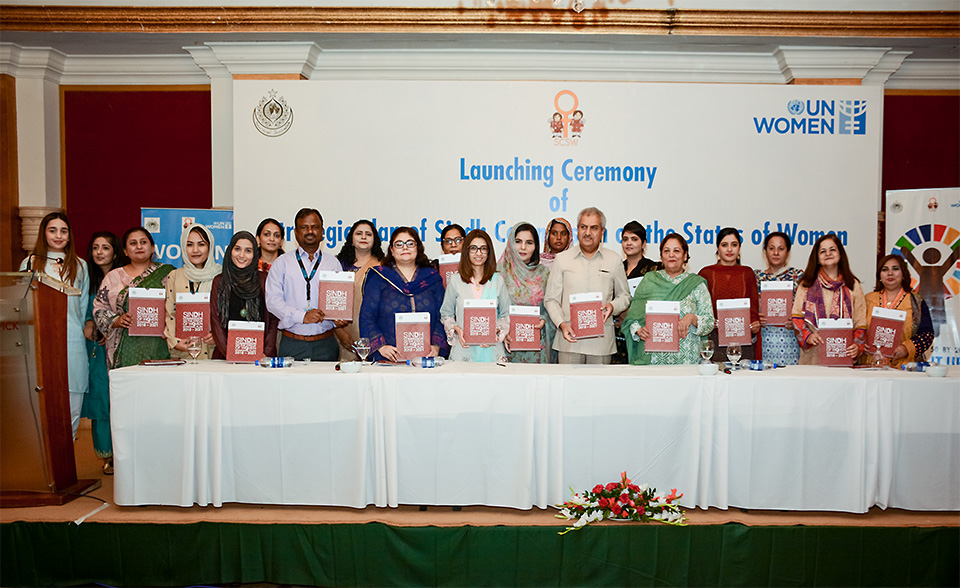 Chief Secretary Sindh, Chairperson SCSW, Secretary WDD Sindh, Deputy Country Representative UN Women Pakistan and others at the launch of SCSW Strategic Plan in Karachi. Photo: UN Women/Habib Asgher
