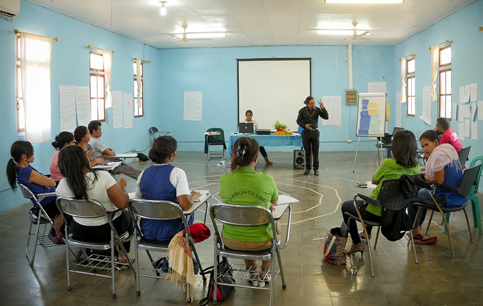 One of Ba Futuru’s leadership workshops held in Dili. Photo: UN Women/Emily Hungerford