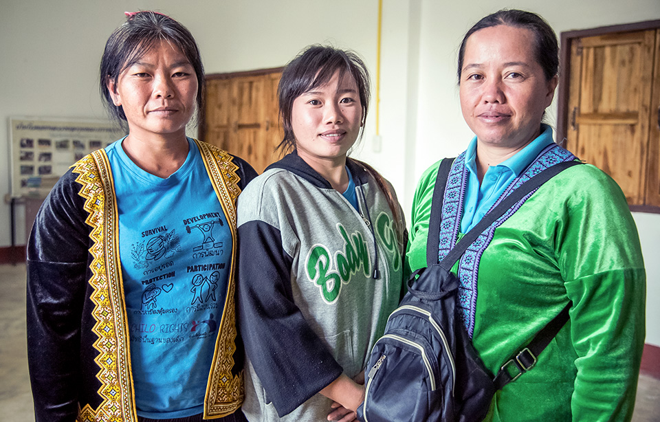 Women from the Hmong ethnic minority group lead a community mechanism that monitors cases related to gender-based violence and trafficking in Chiang Khong. Photo: UN Women/Ploy Phutpheng