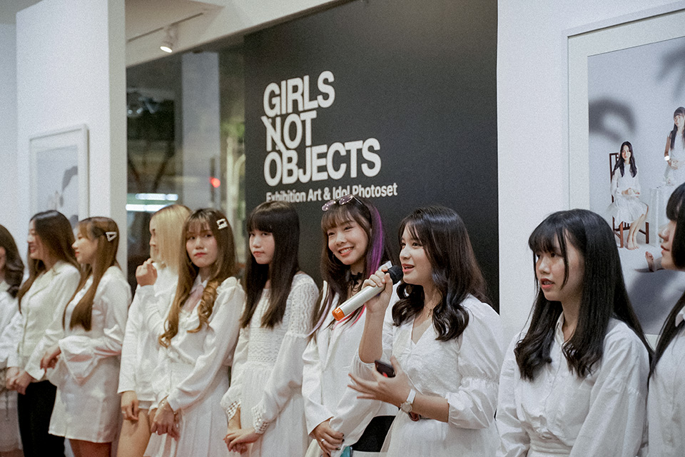 Artists who collaborated with the student exhibition talk about their experiences on sexual objectification. Photo: Courtesy of IKIGAI