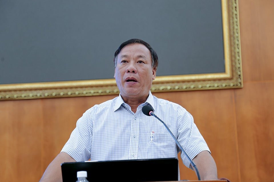 Bui The Hai, Vice President of People’s Committee of District 10 in Ho Chi Minh City, asks authorities of schools, markets, parks and other public places to use gender-responsive budgeting to improve public toilets. He was speaking at one of the UN Women workshops in October. Photo: UN Women/Thao Hoang