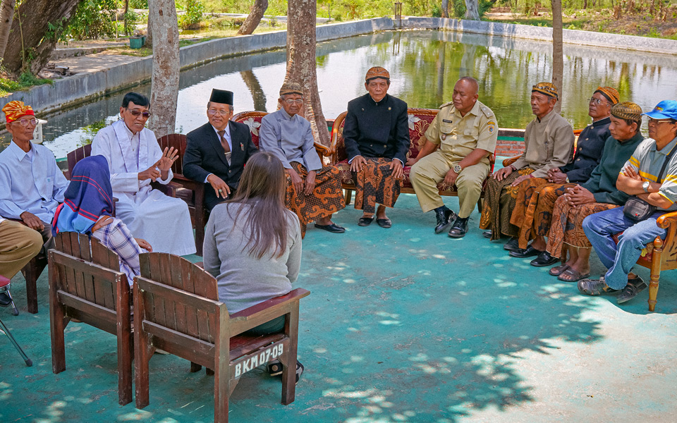 Leaders of different religions in Gemblegan Village, Klaten, Central Java: Muslim, Christian, Catholic, Hindu, and local tradition. Photo: UN Women/Eric Gourlan 