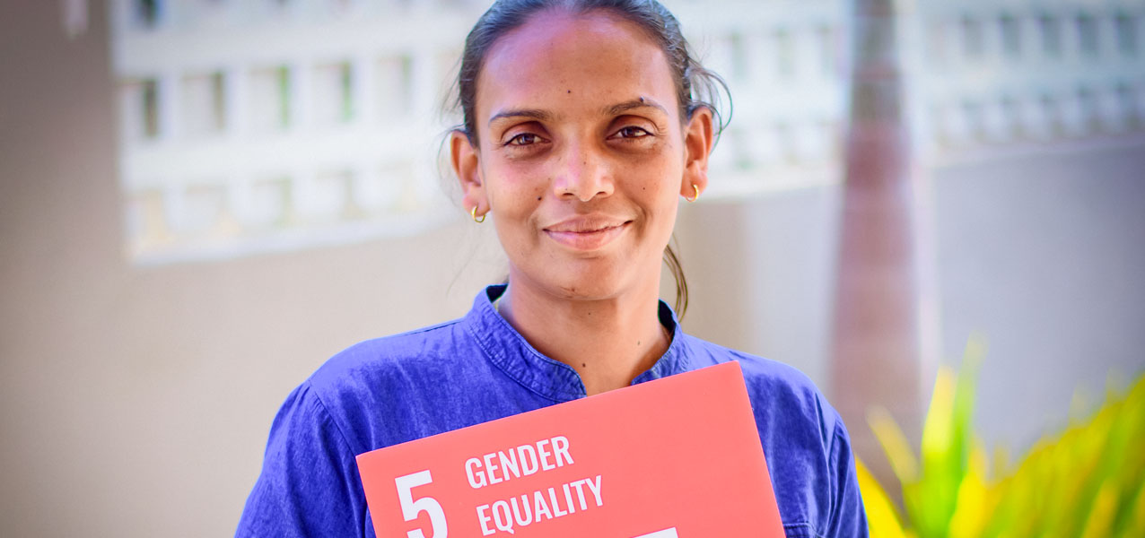 Dilushani Fernando, a social worker and community leader in the Puttalam District of Sri Lanka. Photo: UN Women Sri Lanka/Harin Katipearachchi