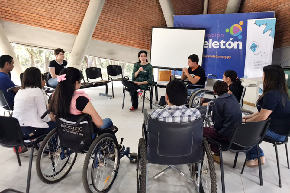 Young people with disabilities participate in a CDIA training on the topics of violence, inclusion, rights and protection systems held in August 2019 in Coronel Oviedo, Paraguay. Photo: CDIA/Alana Cano